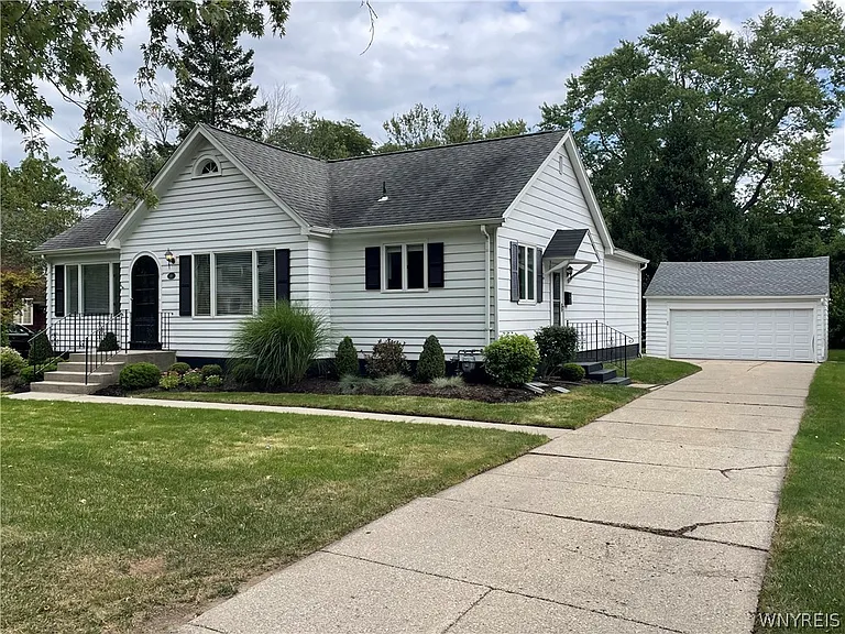 88 E Royal Pkwy — Photo 3