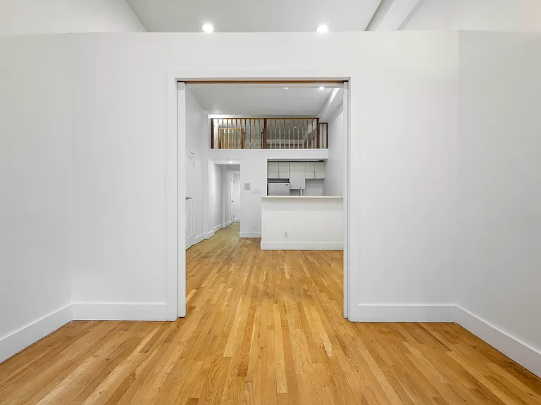 213 E 37th St #1F — Photo 10