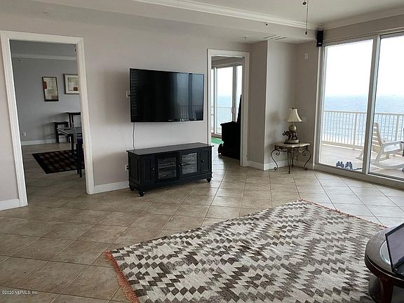 3rd image of 1031 S 1st St #Penthouse 07