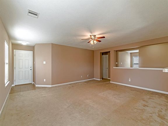 3rd image of 531 Remington Heights Dr