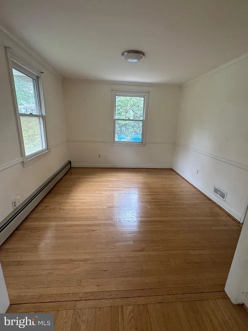 4 bed, 4660 sqft, $4,200 — Photo 4