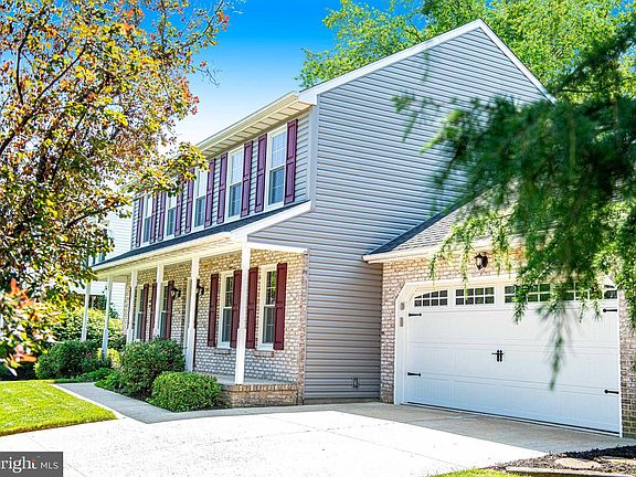 3rd image of 1553 Foxborough Dr