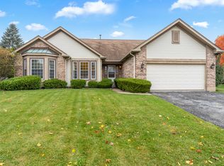 310 Stone Fence Rd, Vernon Hills, IL 60061