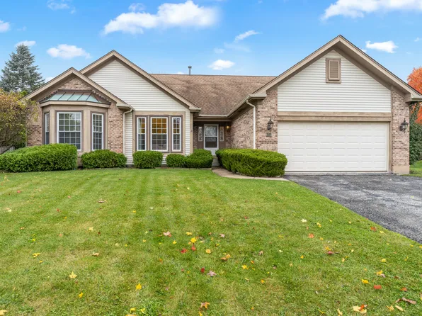 310 Stone Fence Rd, Vernon Hills, IL 60061