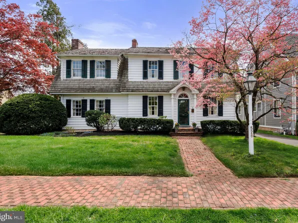 528 E Center Ave, Newtown, PA 18940