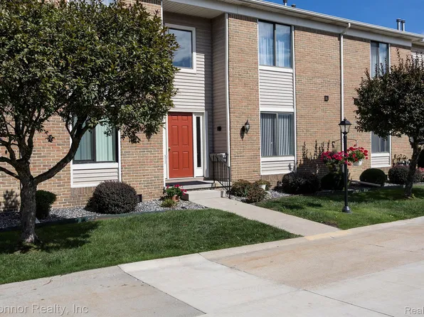 1660 River 48 Rd, Marysville, MI 48040