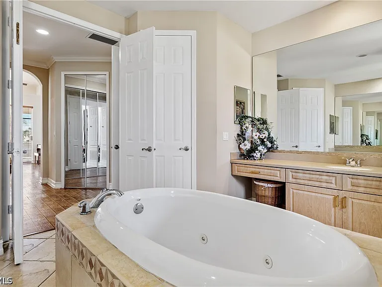 3101 SW 26th Pl — Photo 29