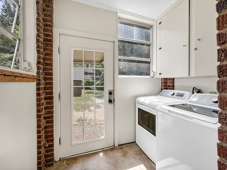 312 S Woodrow St — Photo 27
