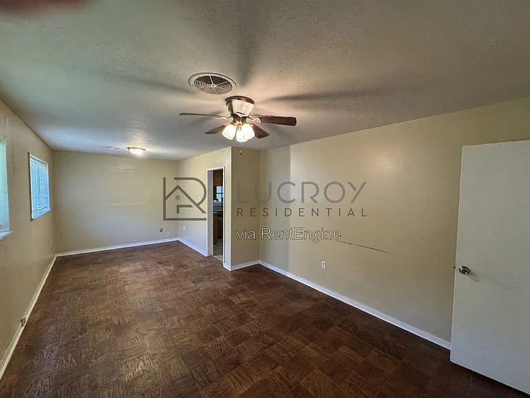 3038 Lakewood Dr — Photo 2