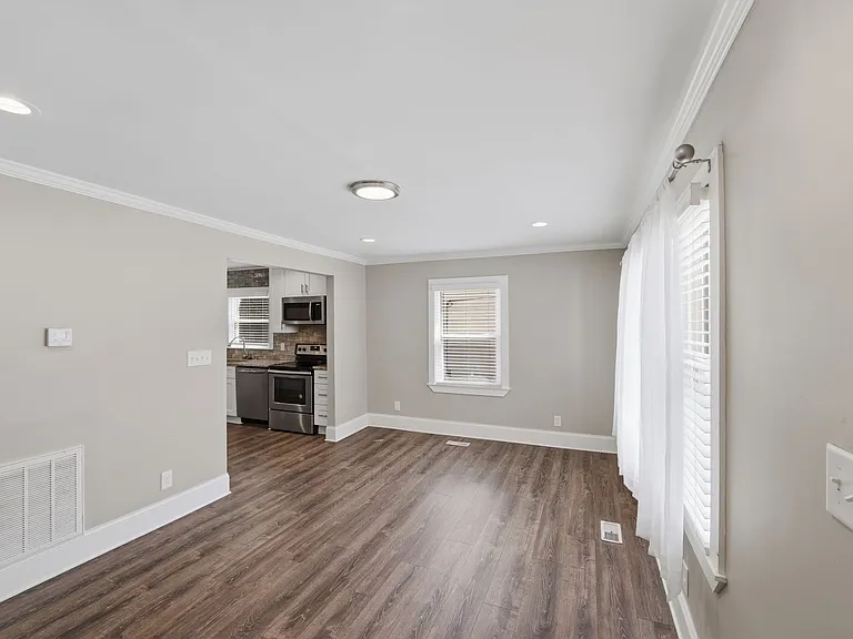 4239 Dinglewood Ave — Photo 16