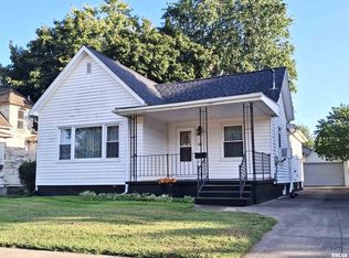 610 E Maple St, Canton, IL 61520