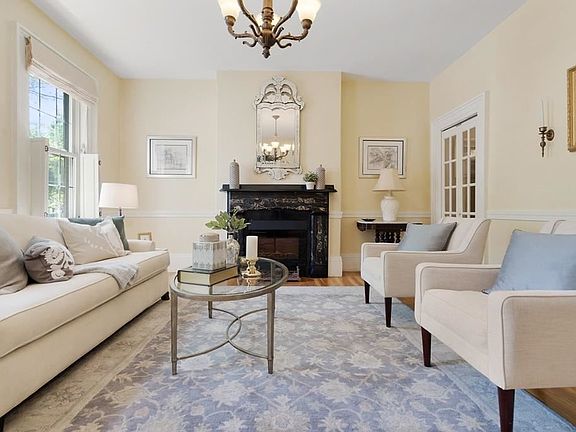 3rd image of 354 Essex St