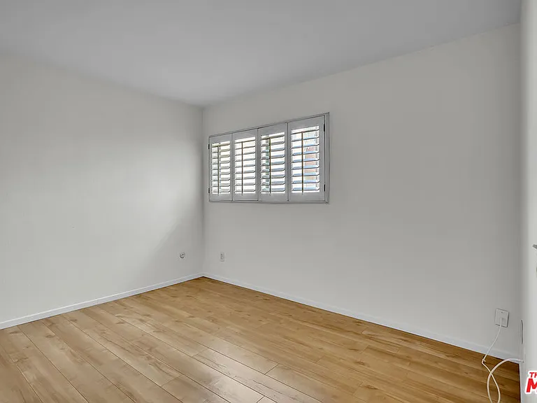 620 N Kenwood St #209 — Photo 17