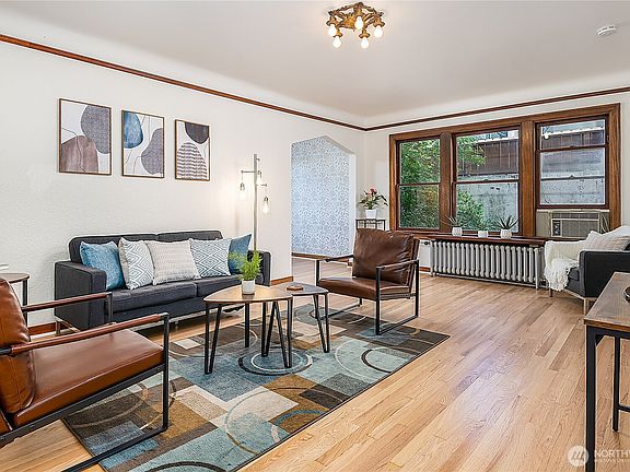 4th image of 220 W Olympic Place #105