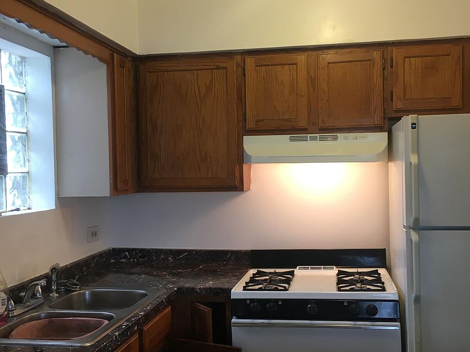 1st image of 5820 N Lincoln Ave #2S