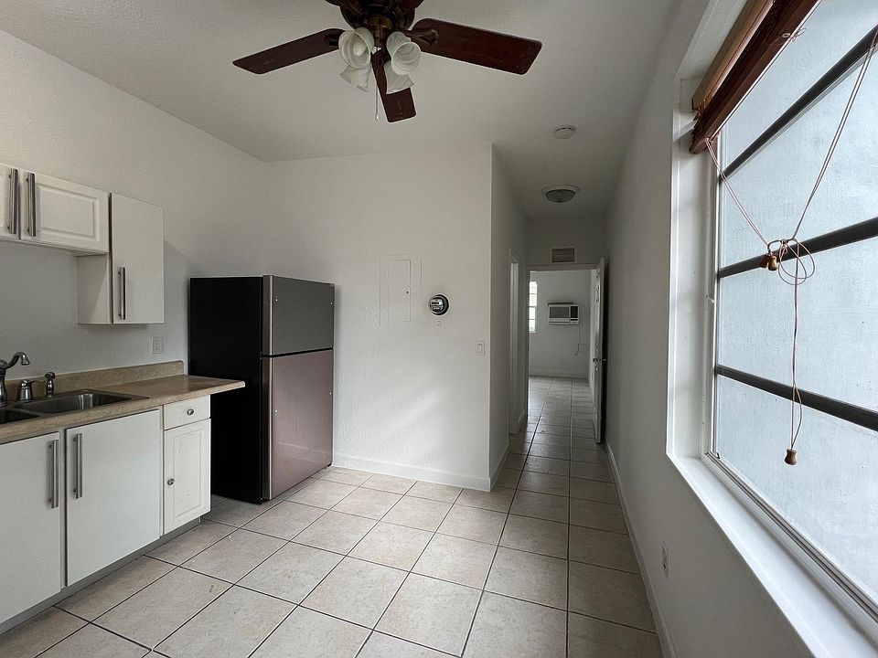 OPEN KITCHEN