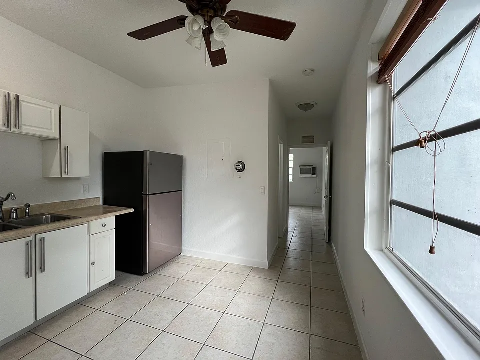 OPEN KITCHEN