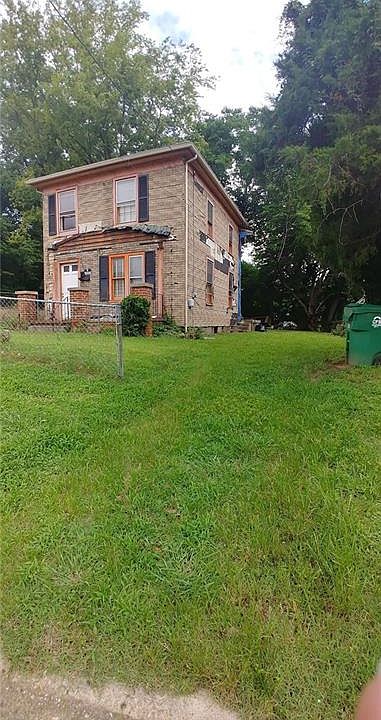 1st image of 133 Saint Mark St
