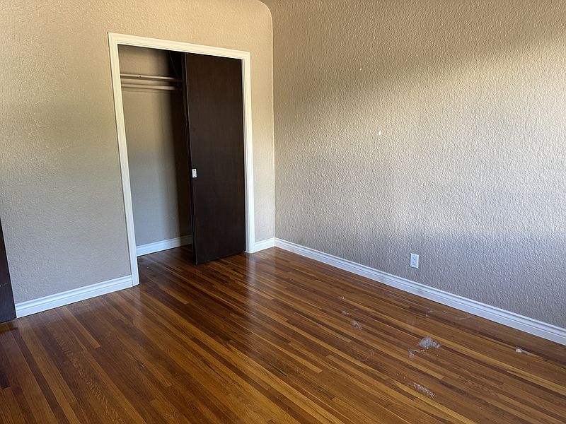 Edmonton Apartment for rent - 2 Bedrooms — photo 12