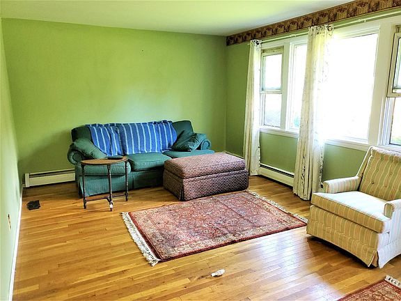4th image of 58 Prospect St