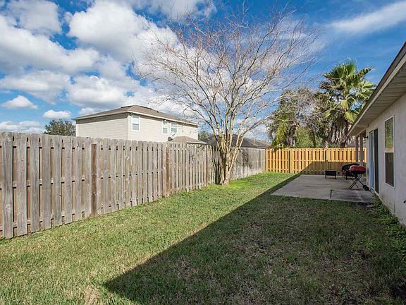 5th image of 570 Mackenzie Cir