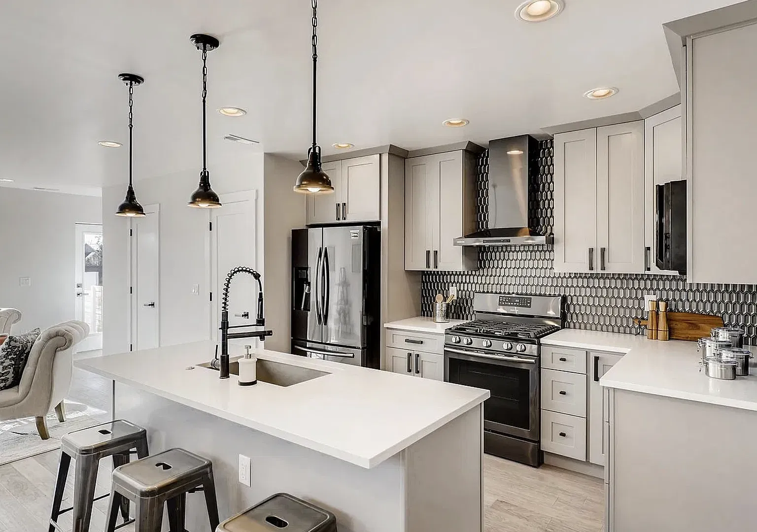 Updated 3 Bedroom Sunnyside Home with Detached Garage — Photo 4