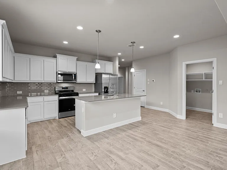 15508 Putney Way — Photo 4