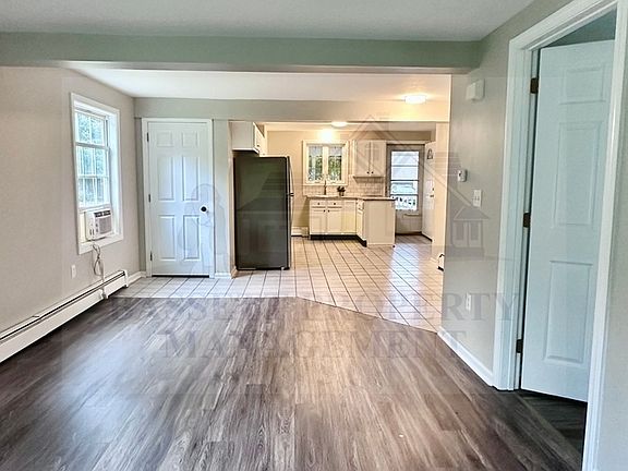 2nd image of 68 Lake St #1