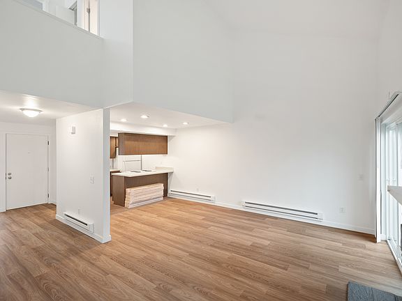 2nd image of 150 N 136th St #150