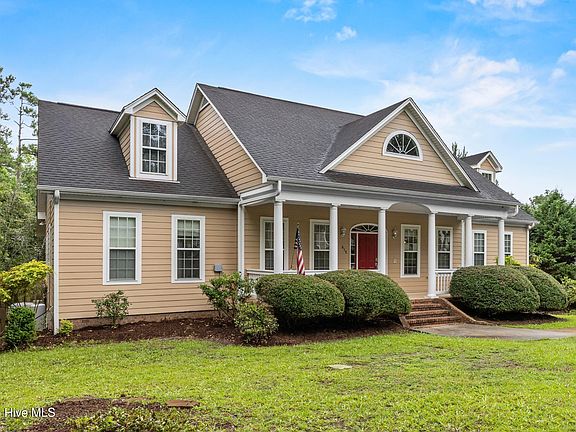 2nd image of 638 Ravenswood Road