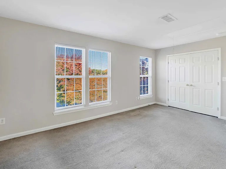 15744 Kensington Palace Ln — Photo 29