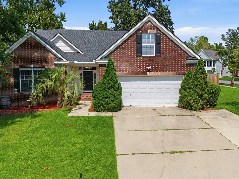 300 Cabin Dr