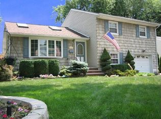 33 Post Rd, Clark, NJ 07066