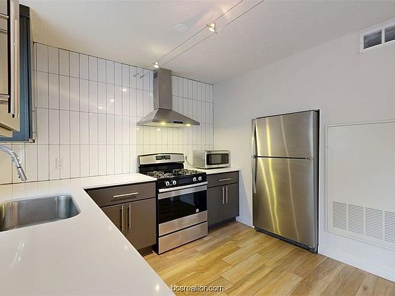 5th image of 500 1st St #C1