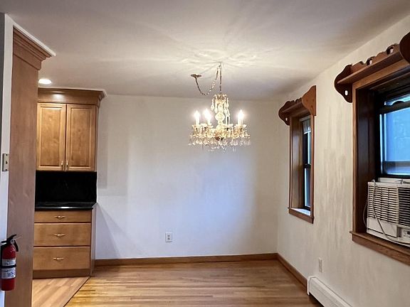 4th image of 108 Franklin Ave