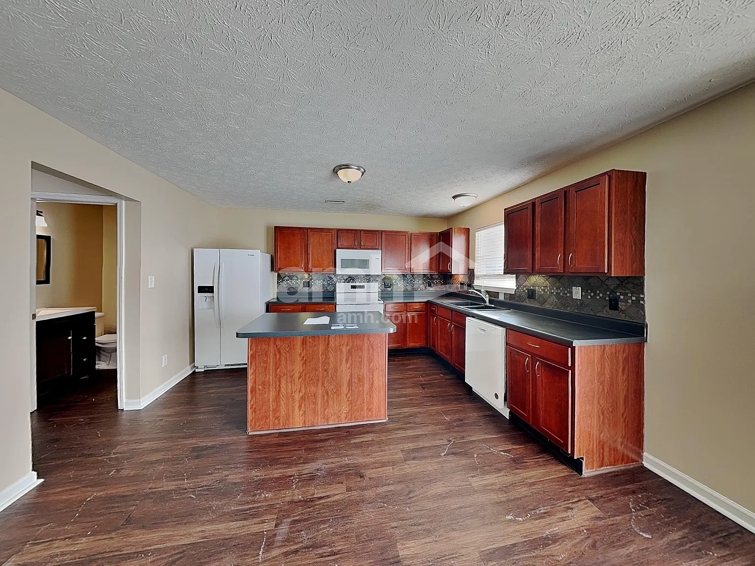 4 bed, 2.5 bath, 3154 sqft, $2,605 — Photo 3
