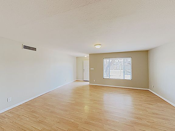 4th image of 2237 W Calle Iglesia Ave
