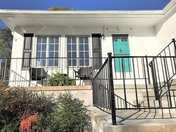 2nd image of 586 Jackson St