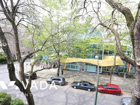 828 Cardero St #301, Vancouver, BC V6G 2G5