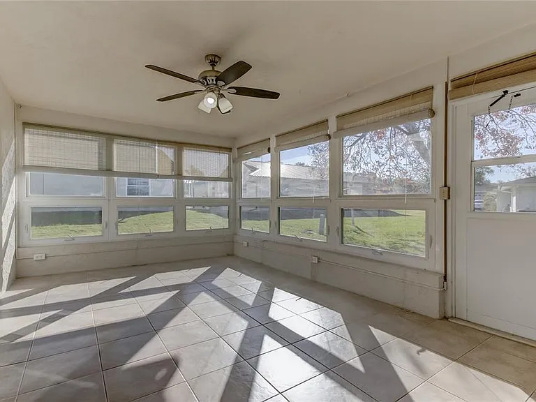 7926 Foxwood Dr — Photo 8