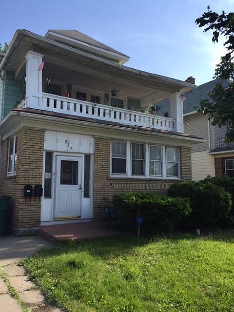 1st image of 957 Amherst St #1