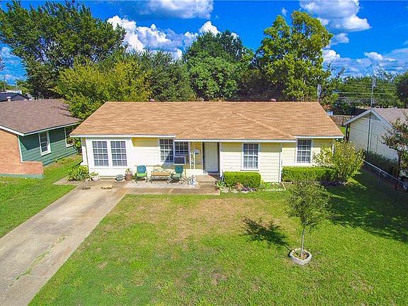 2nd image of 1006 Pampa Dr