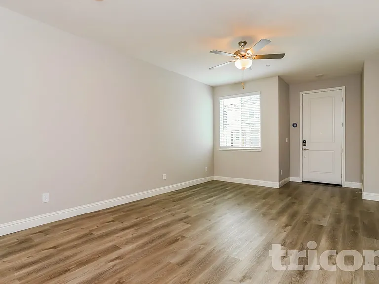 816 Chiselville Ln — Photo 3