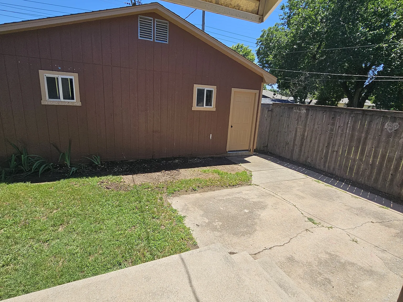 3 bed, 1163 sqft, $1,075 — Photo 2