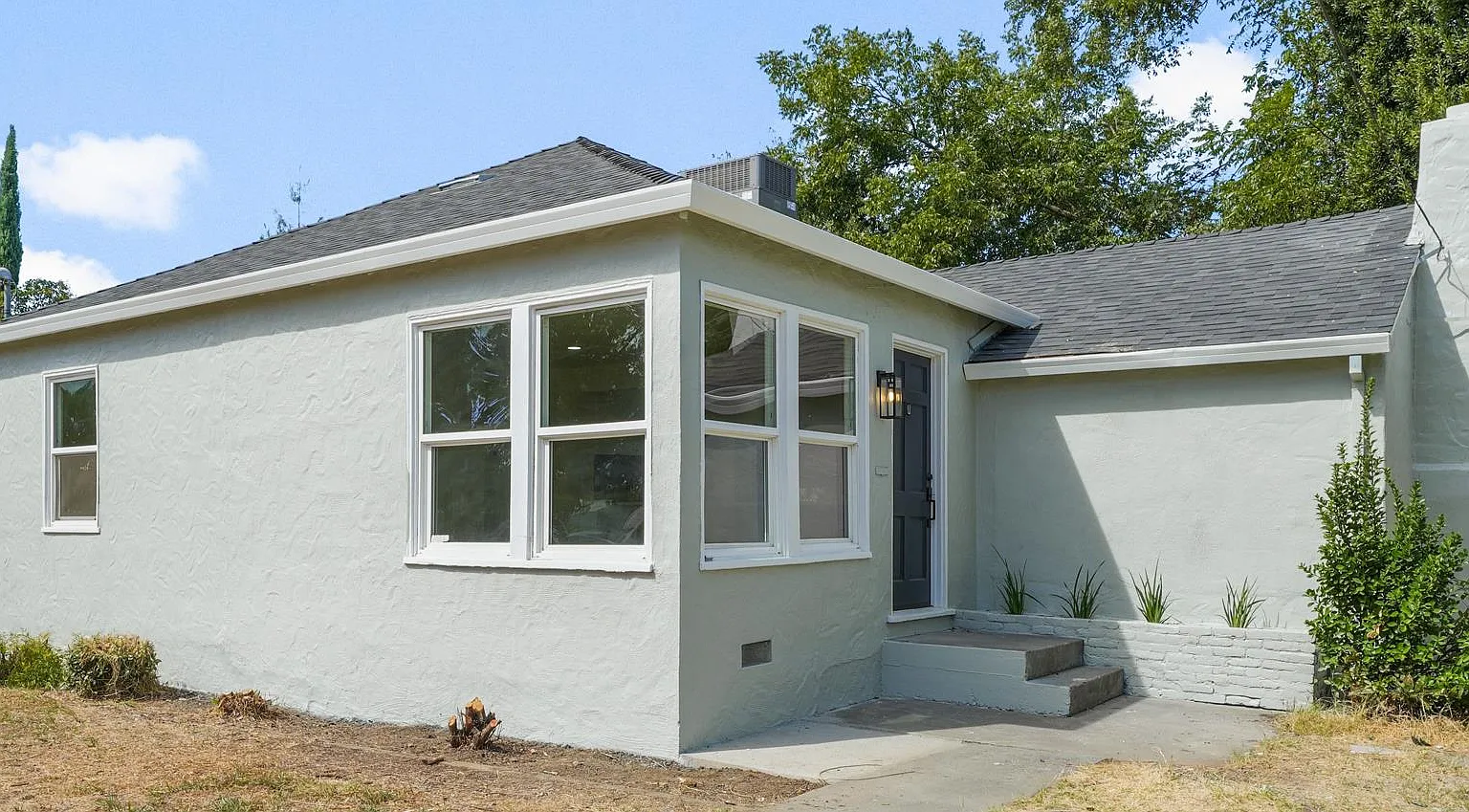 4 bed, 1100 sqft, $2,700 — Photo 3