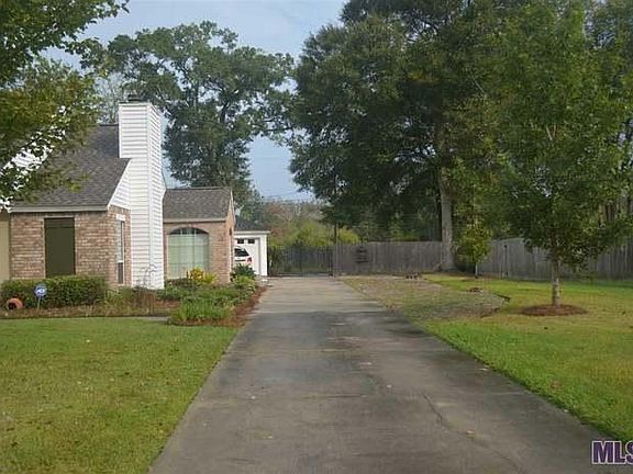 2nd image of 40304 Sycamore Ave