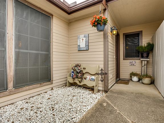 3rd image of 1106 Woburn Dr