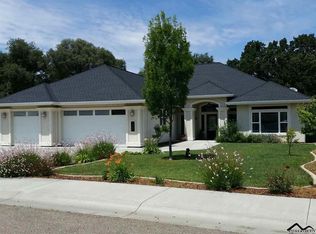 1450 Acacia St, Red Bluff, CA 96080