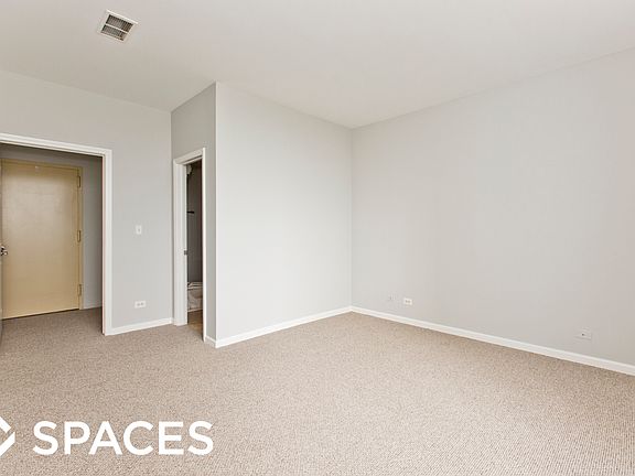 5th image of 2451 W Howard St APT 306