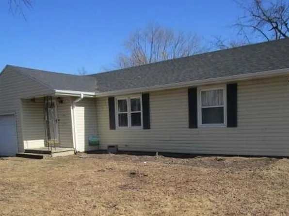 806 S Allen St, Centralia, MO 65240